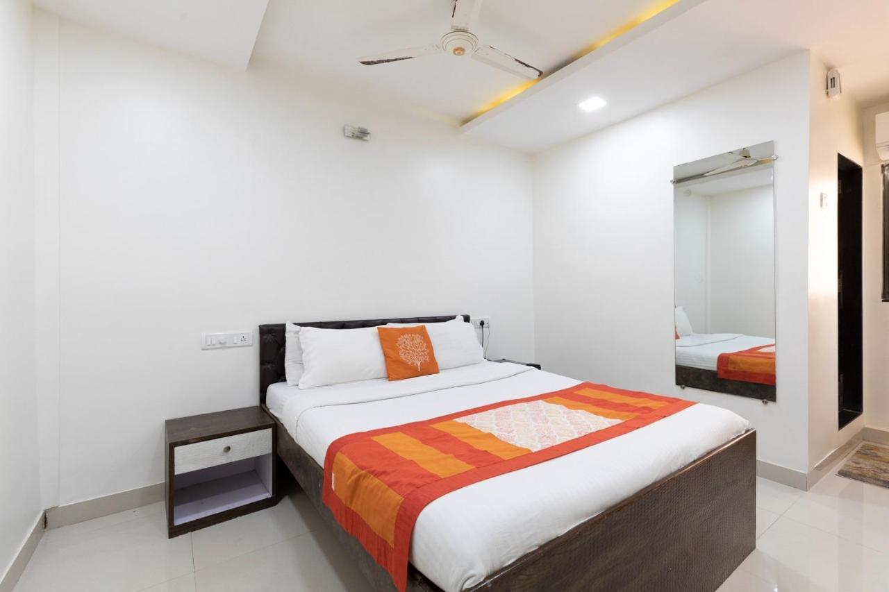 Hotel Girgoan Palace Mumbai Luaran gambar