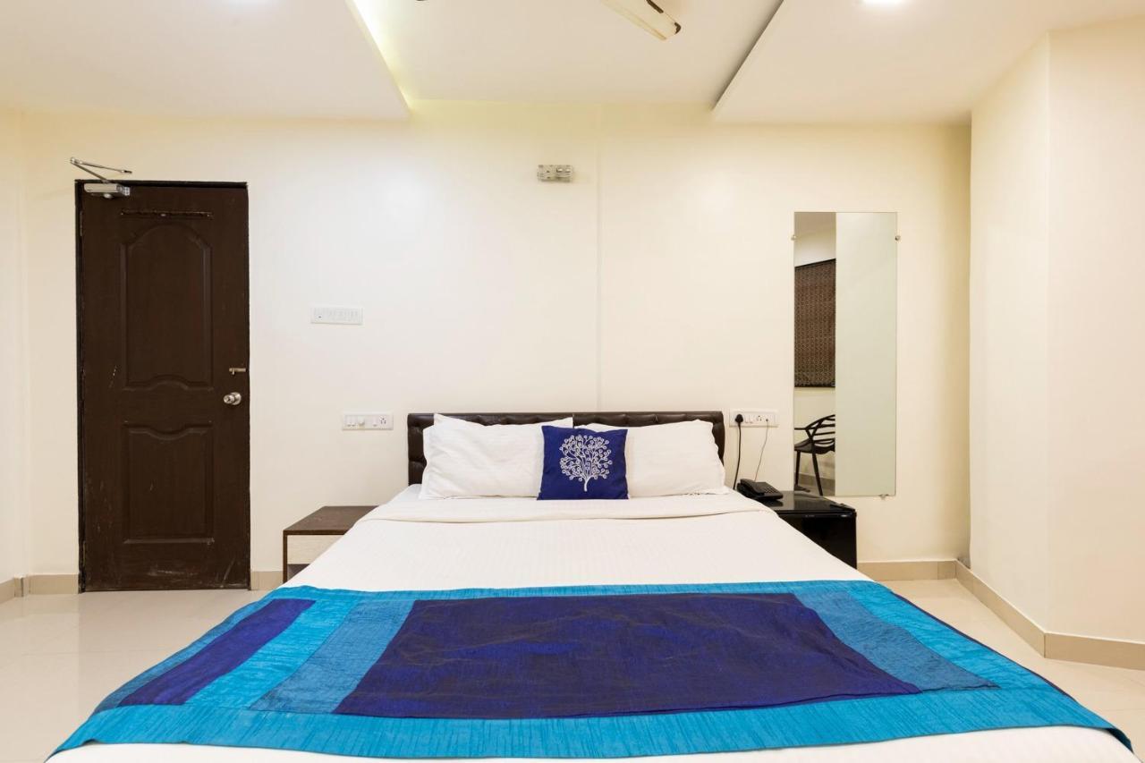 Hotel Girgoan Palace Mumbai Luaran gambar